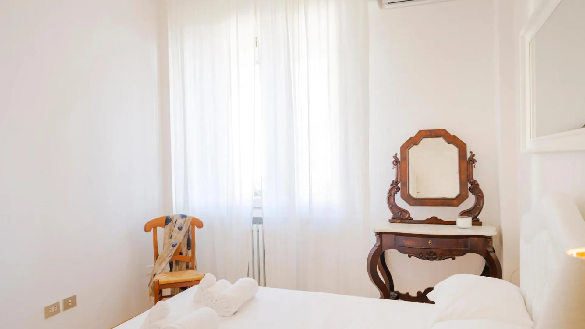 Casa Ari - Bright And Spacious Flat With Terrace Apartment Florence