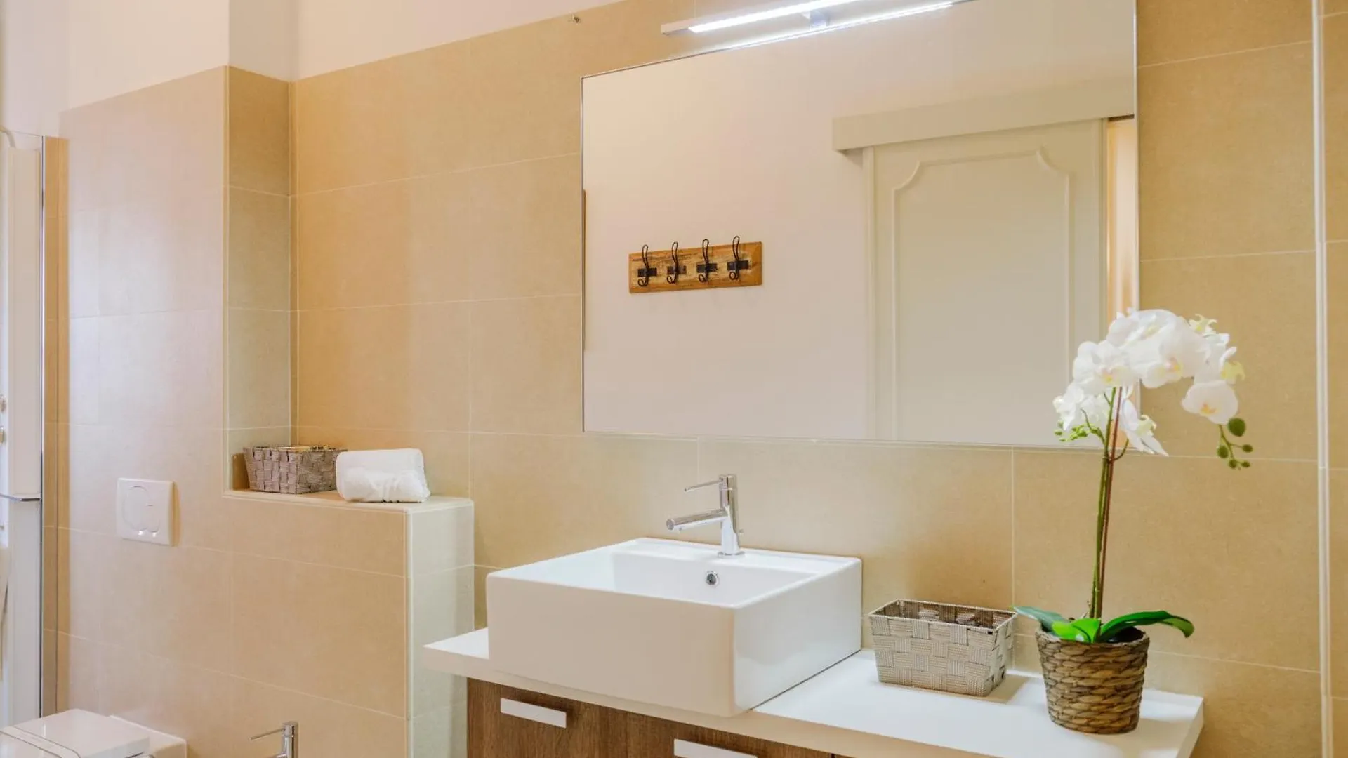 Casa Ari - Bright And Spacious Flat With Terrace Apartment Florence
