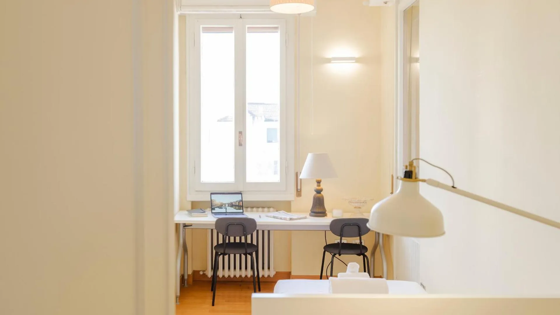 Casa Ari - Bright And Spacious Flat With Terrace Apartment Florence