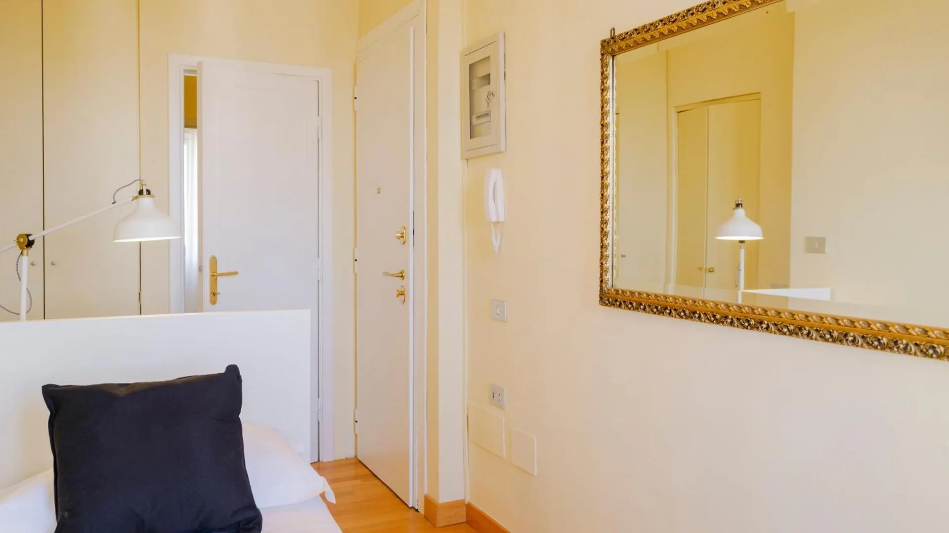 Casa Ari - Bright And Spacious Flat With Terrace Apartment Florence
