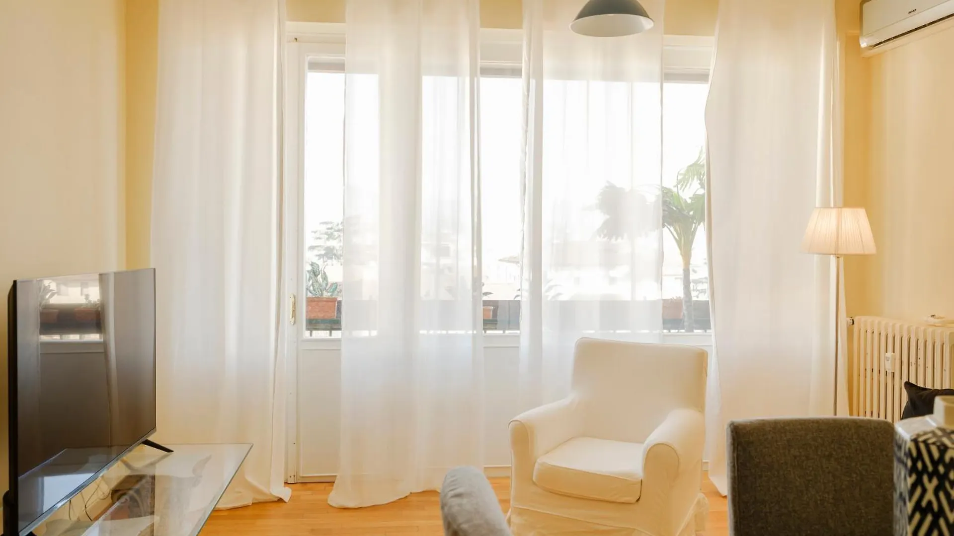 Casa Ari - Bright And Spacious Flat With Terrace Apartment Florence 0*,